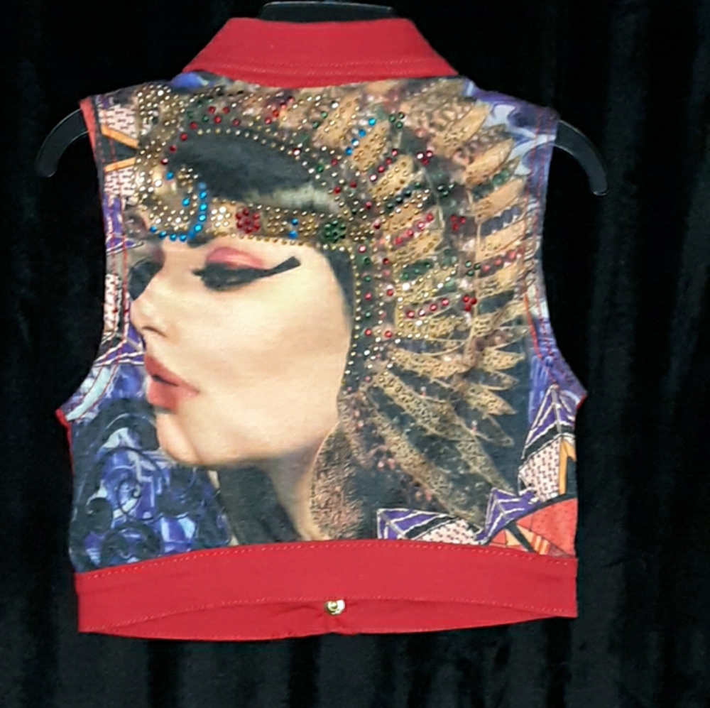Vest - Picture 2 of 3
